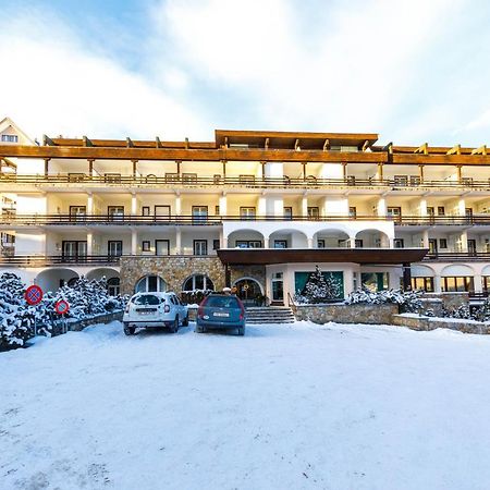 Hotel Derby Davos Bagian luar foto